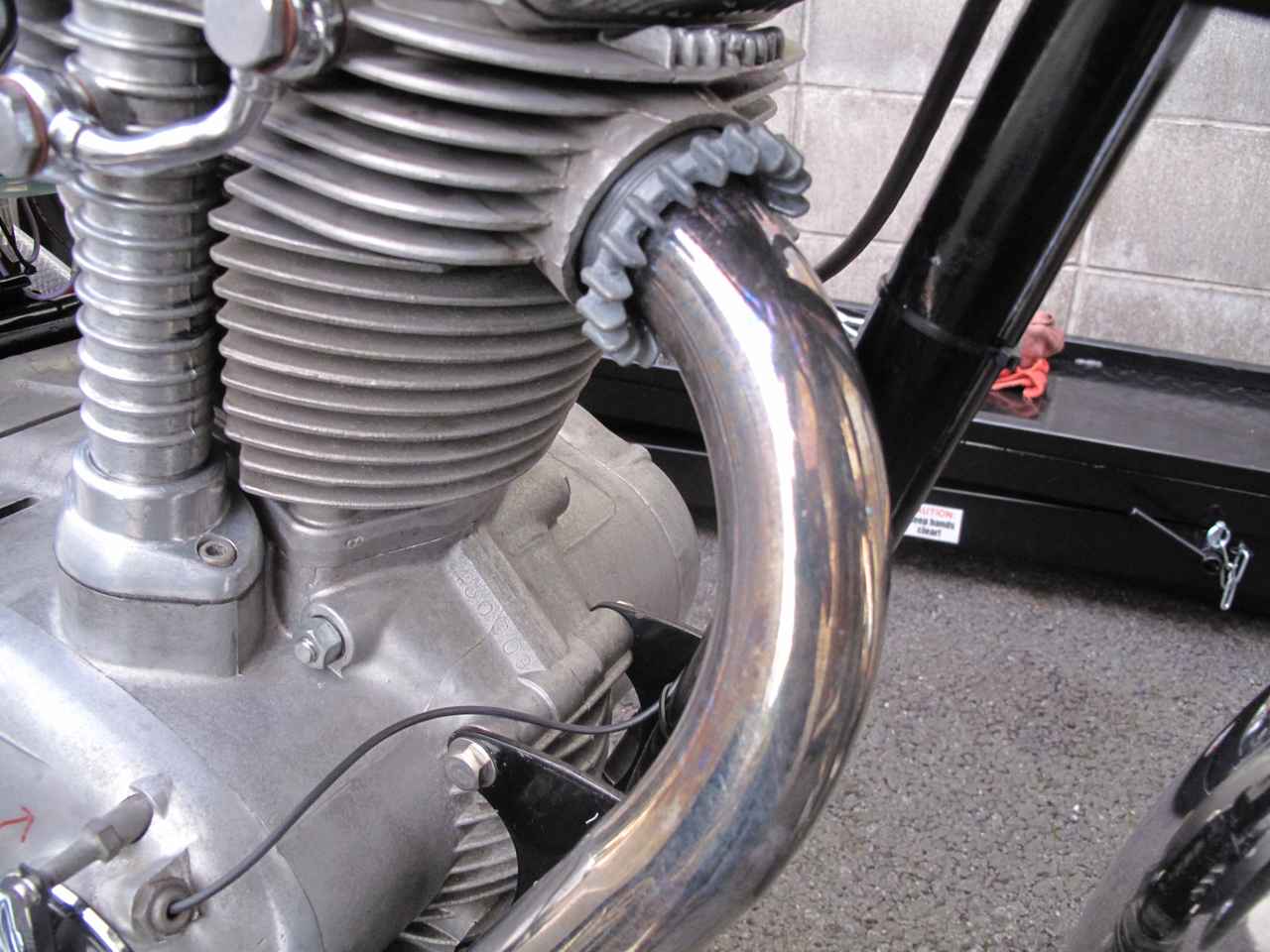 Exパイフランジナットが黒くなるのはなぜか？ - mi piace ducati